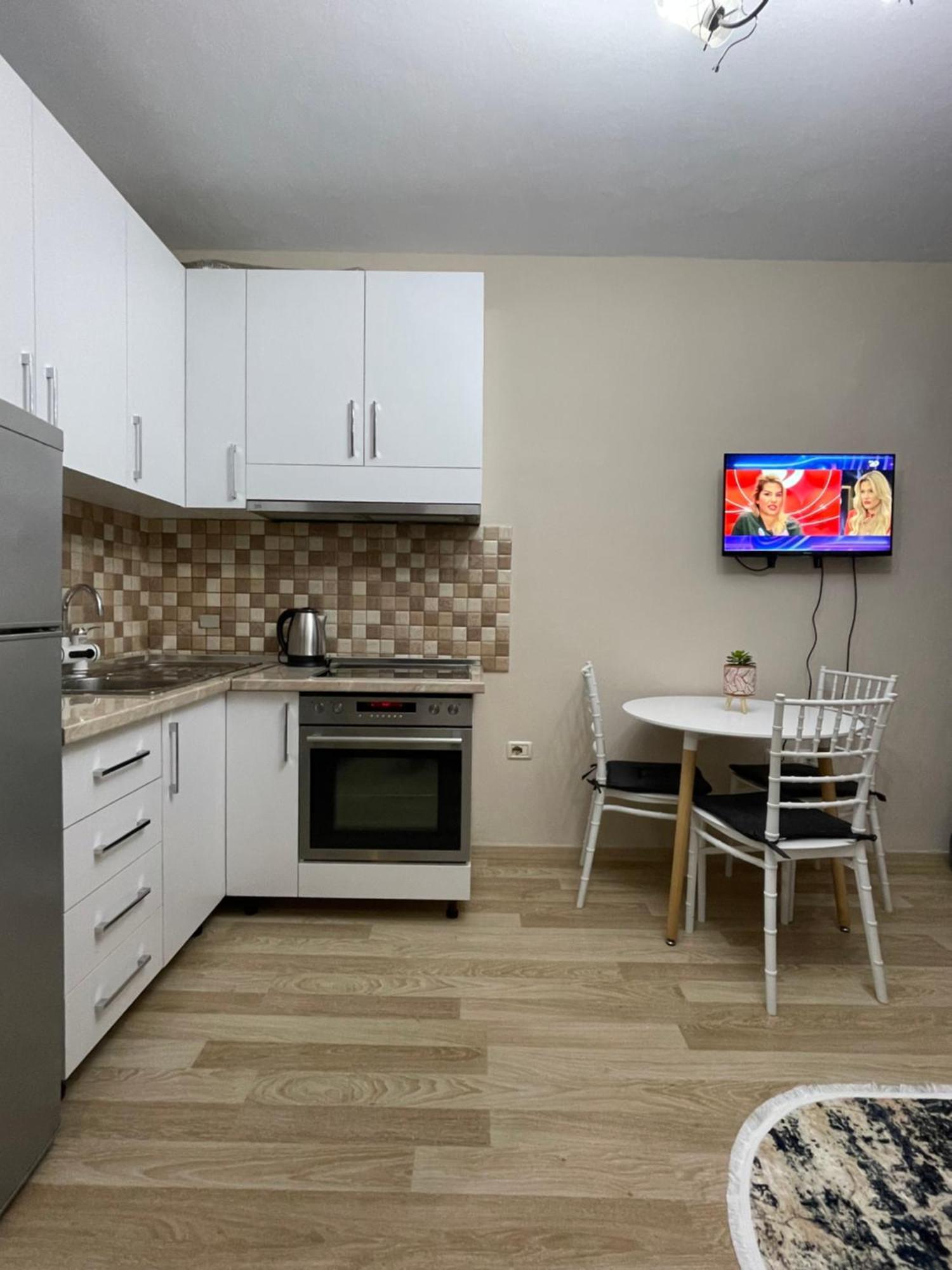 Comfort Apartment City Center Tirana Bagian luar foto